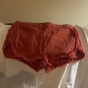 Women's Rust Frayed Hem Shorts